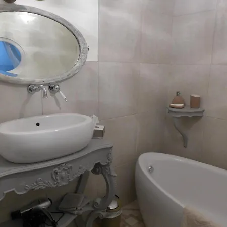 Le Piano Guest house *